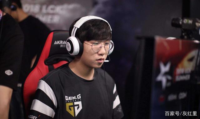 极其亮眼的 极其亮眼的