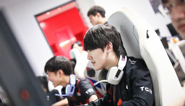 中面临受伤